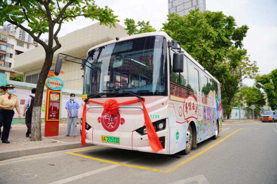 广州公交布局定制公交线路，着力解决部分社区群众最后一公里出行难题