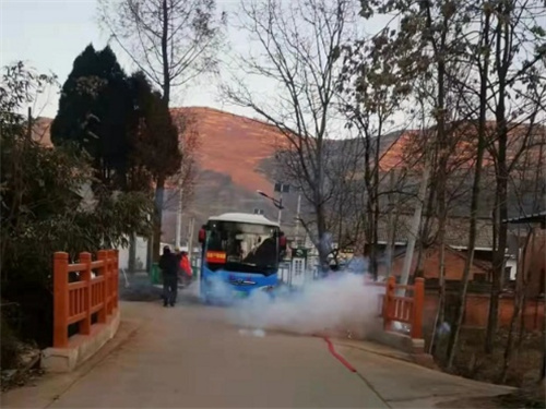 11月30日，陇县通往流渠村南坡的定制公交车正式开通